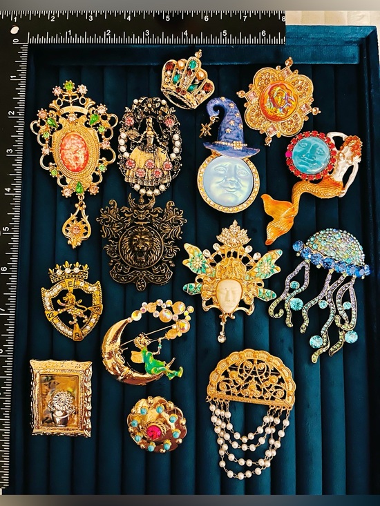 Jewelry - 14Pcs Statement Brooch Collection Detailed Rhinestone Mermaid Lion Fairy Jewelry